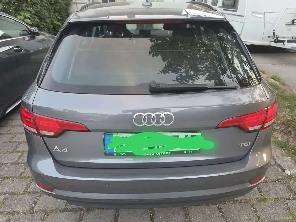 Gebraucht Audi A4 Basis 150 PS (110 kW) 2017 Grau Kombi