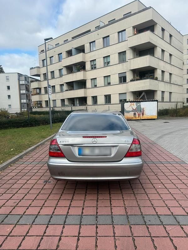 Gebraucht Mercedes E200 136 PS (100 kW) 2006 Grau Limousine