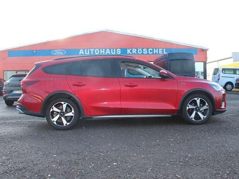 Gebraucht Ford Focus Active X 116 PS (85 kW) 2024 Rot Limousine