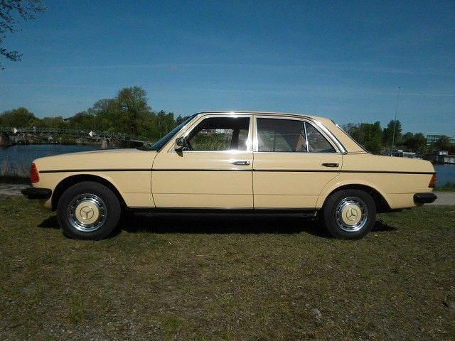 Gebraucht Mercedes 200 109 PS (80 kW) 1982 Gelb Limousine