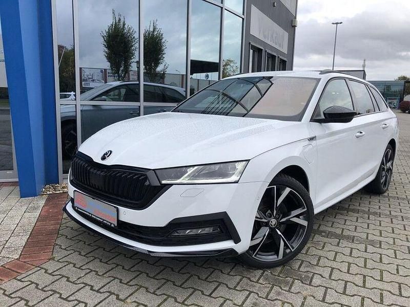 Gebraucht Skoda Octavia SportLine 204 PS (150 kW) 2022 Weiss Kombi