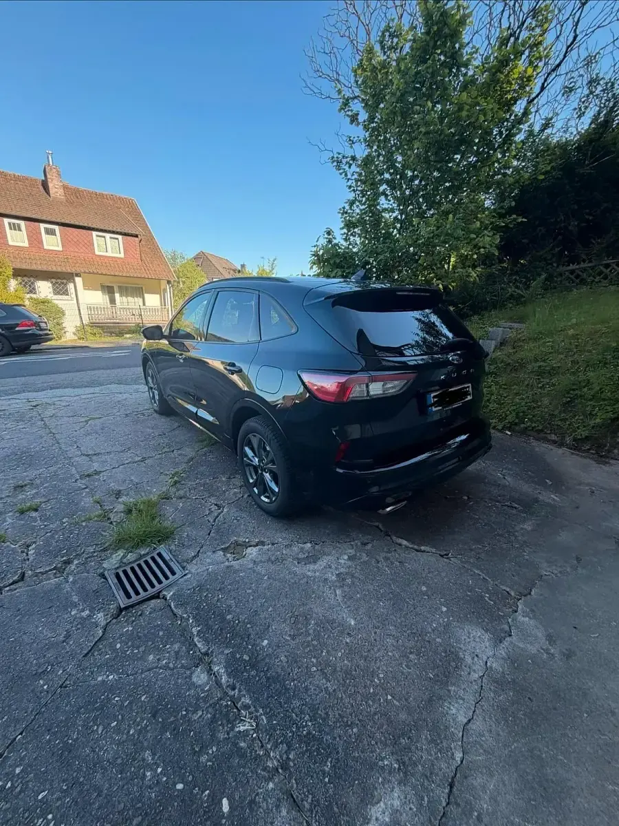 Gebraucht Ford Kuga ST-Line 120 PS (88 kW) 2022 Schwarz SUV