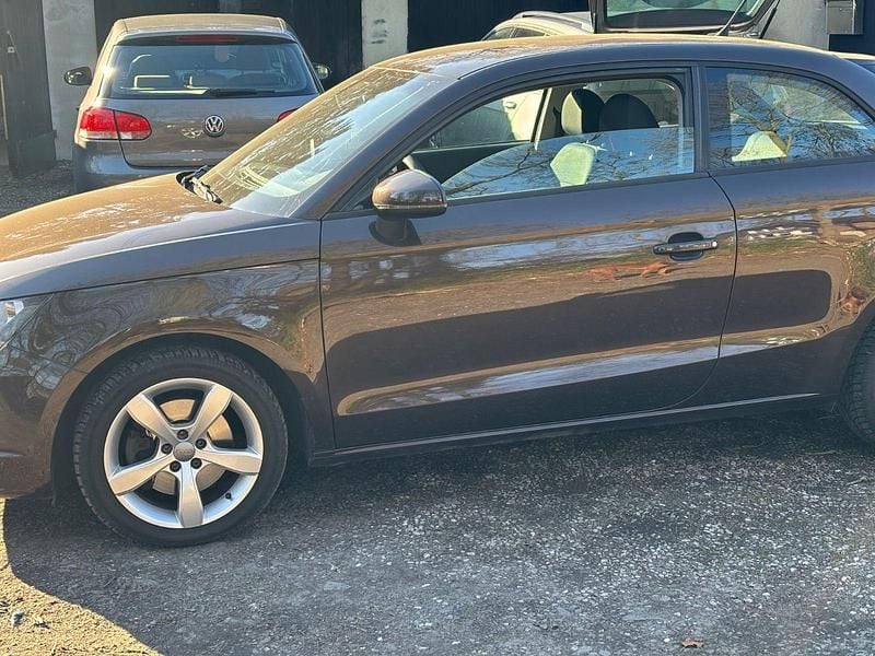 Second-hand Audi A1 Ambition 122 CP (89 kW) 2012 Maro Hatchback