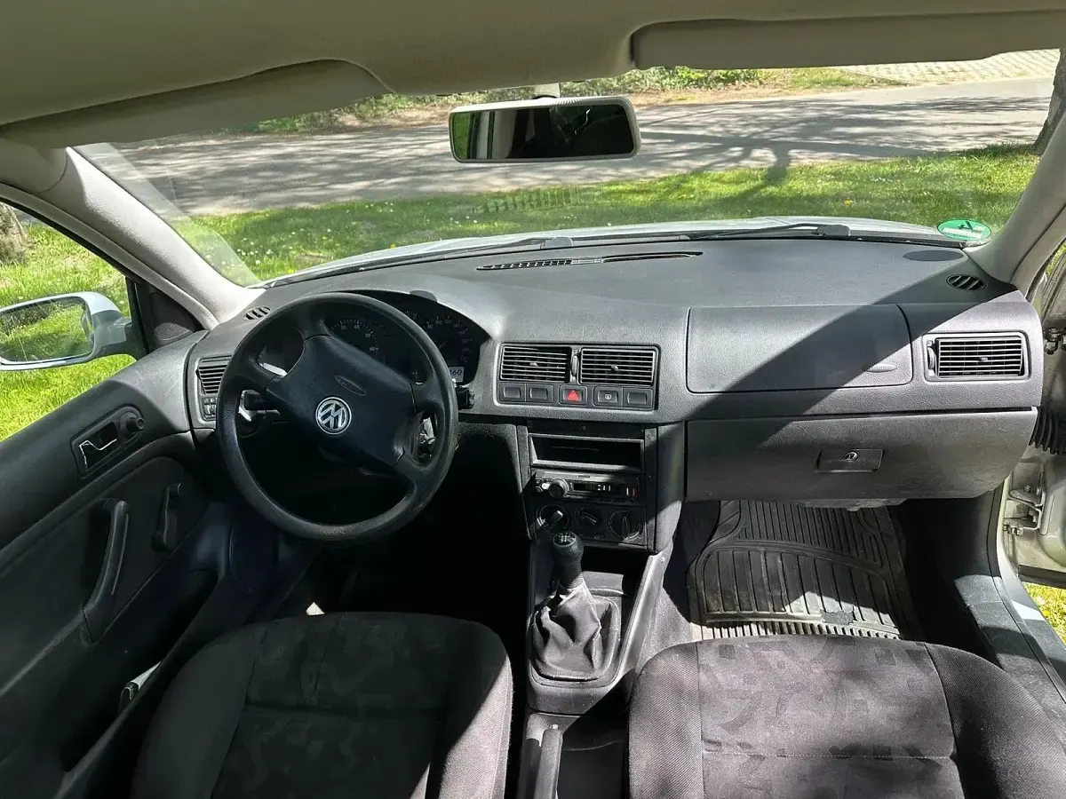 Brugt VW Golf IV 94 HK (69 kW) 1999 Sølv Hatchback