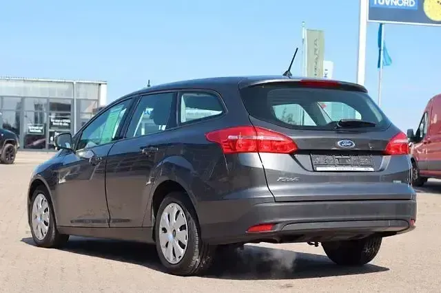 Gebraucht Ford Focus ST-Line 125 PS (91 kW) 2017 Blau Limousine