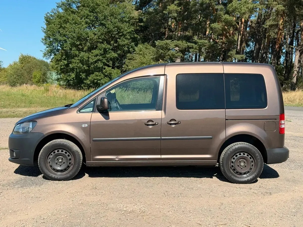 Gebraucht VW Caddy 105 PS (77 kW) 2011 Braun Van / Kleinbus