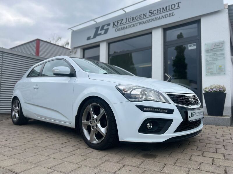 Carraraweiss Gebraucht 2011 Kia ProCeed Kleinwagen | 5.200 € - Bild 1/4