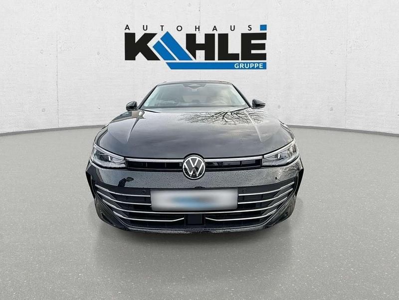 Neu VW Passat IQ Drive 150 PS (110 kW) 2026 Grenadillschwarz metallic Kombi