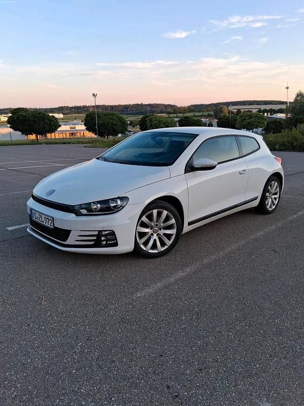 Weiß Gebraucht 2015 VW Scirocco Coupé | 11.899 € (Guter Preis) - Bild 1/4