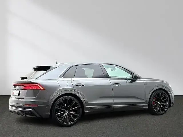 Gebraucht Audi Q8 Competition 286 PS (210 kW) 2023 Daytonagrau perleffekt SUV