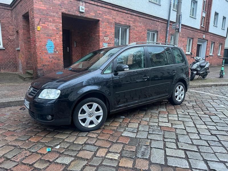 Gebraucht VW Touran 110 PS (80 kW) 2008 Schwarz Van / Kleinbus