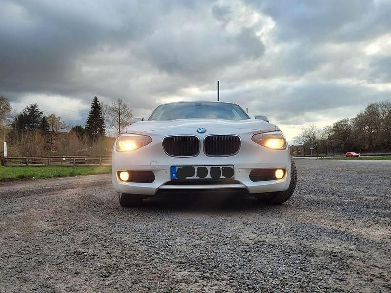 Gebraucht BMW 114 102 PS (75 kW) 2014 Weiß Kleinwagen