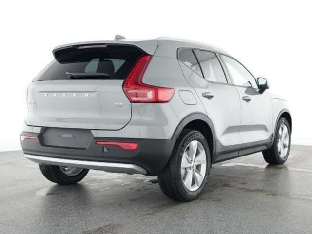 Gebraucht Volvo XC40 Core 163 PS (119 kW) 2025 Grau SUV