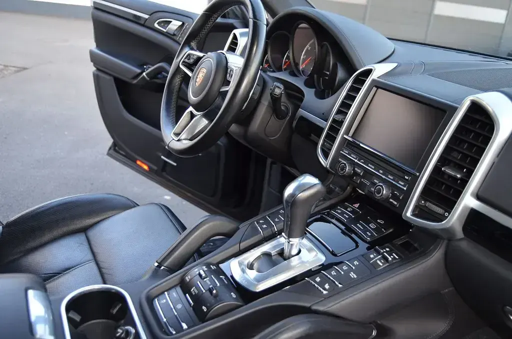 Gebraucht Porsche Cayenne Turbo 519 PS (381 kW) 2015 Schwarz SUV