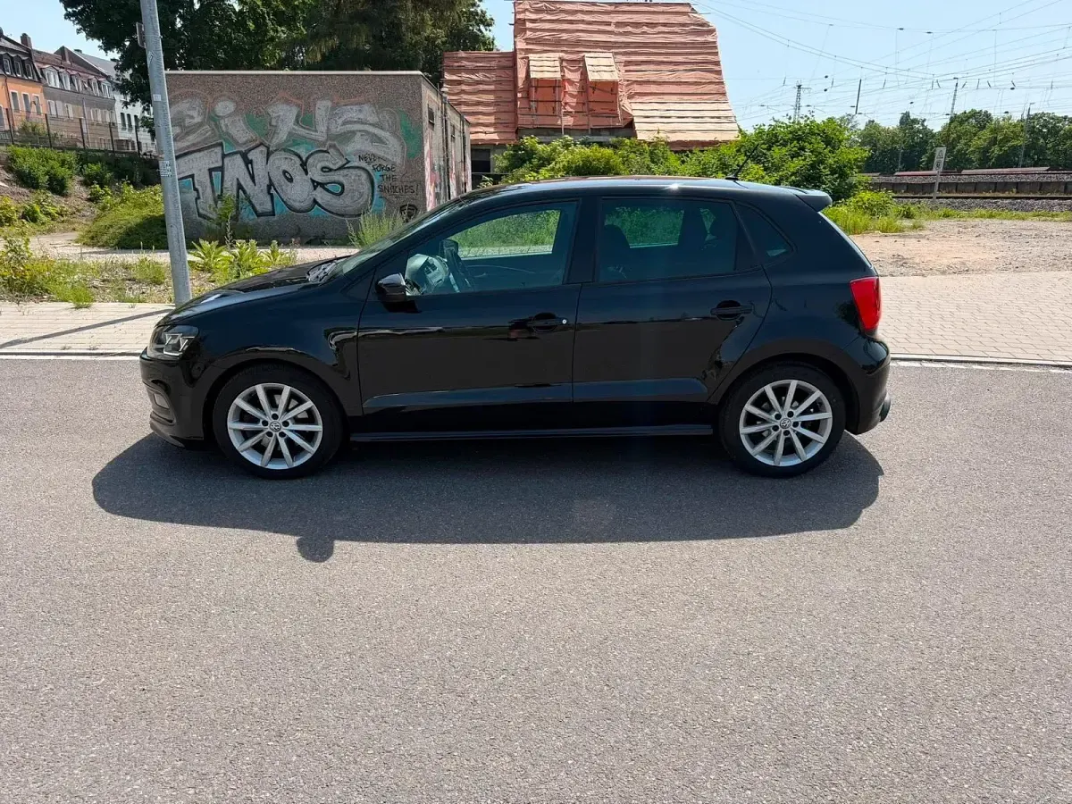 Używany VW Polo 105 KM (77 kW) 2017 Czarny Sedan/Limuzyna