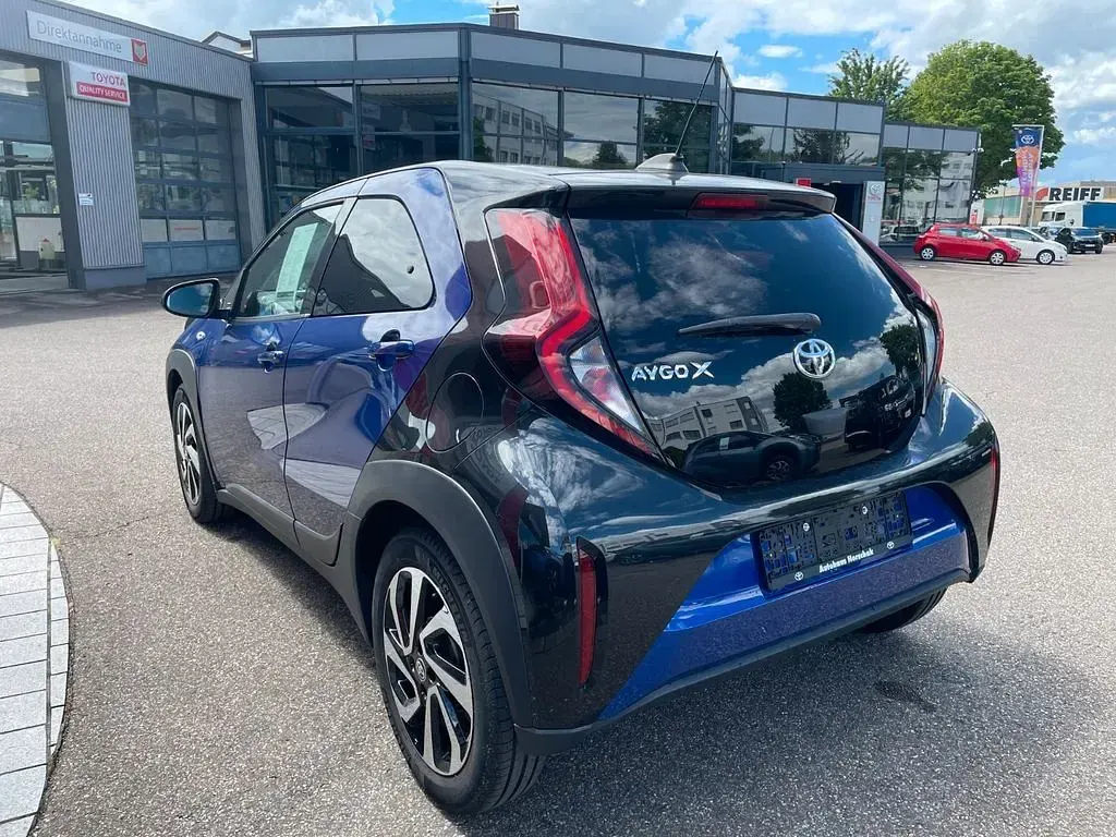 Gebraucht Toyota Aygo X Comfort 72 PS (52 kW) 2023 Blau SUV