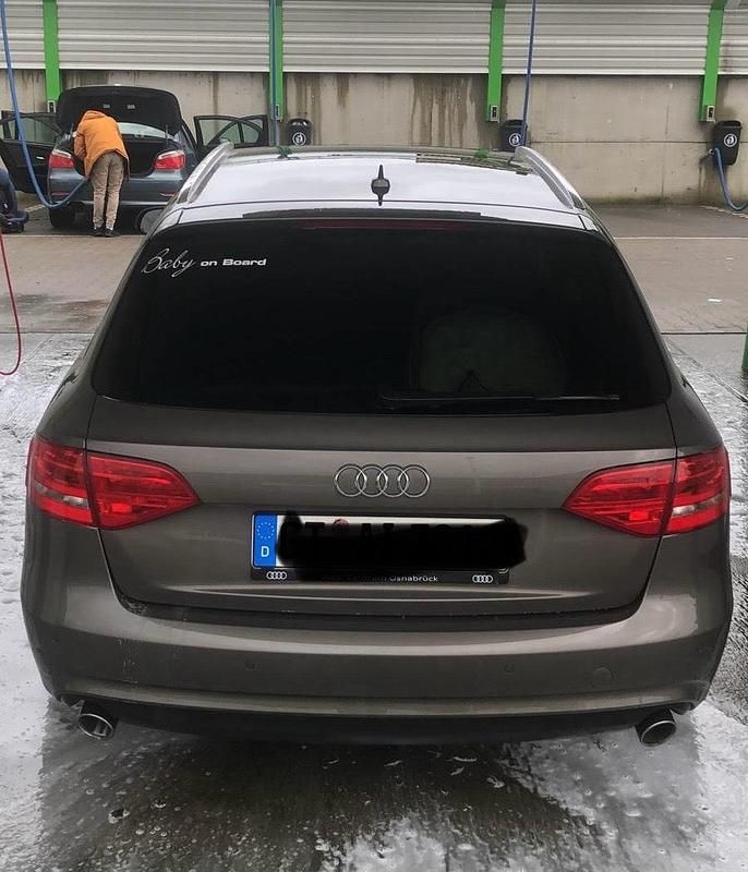 Gebraucht Audi A4 Attraction 204 PS (150 kW) 2014 Grau Kombi