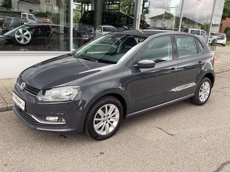 Grau Gebraucht 2015 VW Polo Comfortline Kleinwagen | 12.990 € (Etwas zu teuer) - Bild 1/4