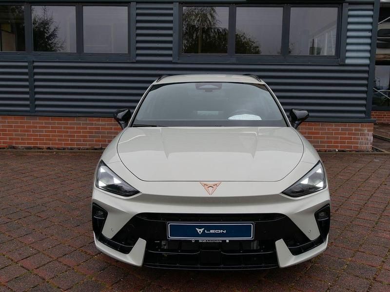Neu Cupra Leon 204 PS (150 kW) 2025 Grau Limousine