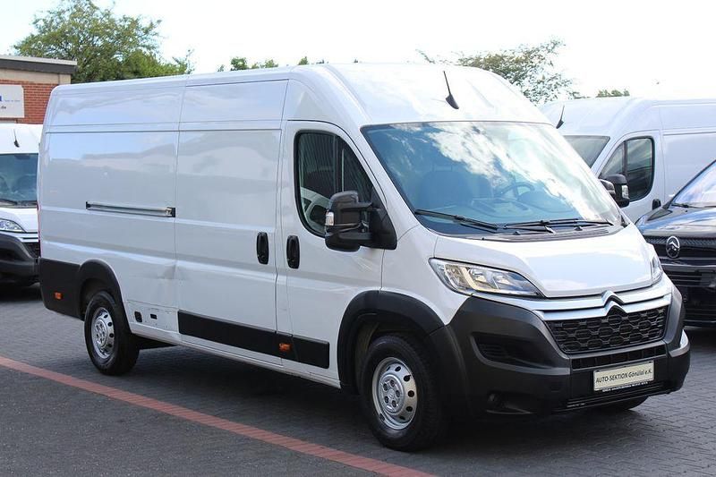 Weiß Gebraucht 2024 Citroën Jumper Van / Kleinbus | 20.228 € (Superpreis) - Bild 1/4