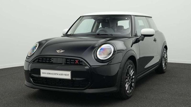 Schwarz Gebraucht 2024 Mini Cooper S Classic Kleinwagen | 29.587 € (Etwas zu teuer) - Bild 1/4