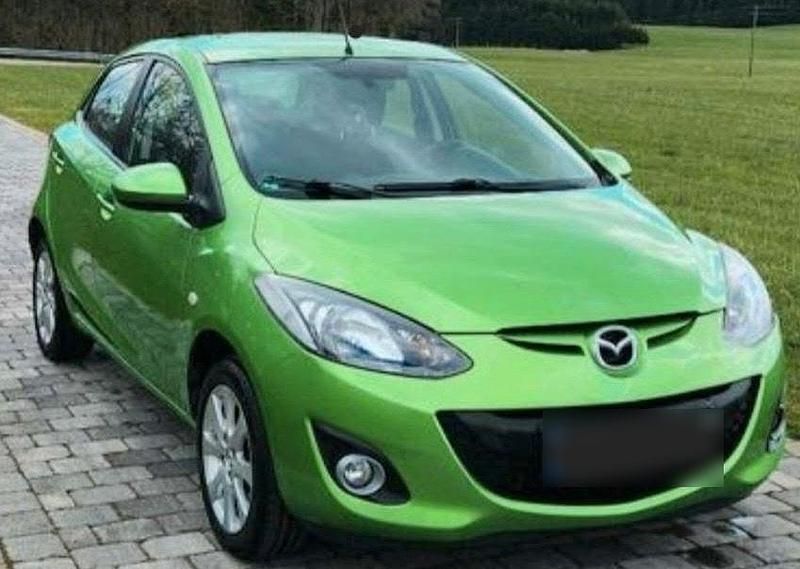 Second-hand Mazda 2 90 CP (66 kW) 2011 Verde Hatchback
