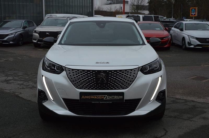 Gebraucht Peugeot e-2008 Allure 100 kW (136 PS) 2022 Weiß SUV