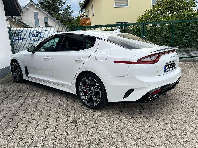 Gebraucht Kia Stinger GT 370 PS (272 kW) 2019 Weiß Kleinwagen