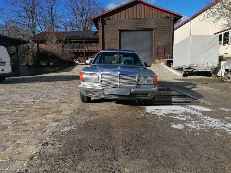 Silber Gebraucht 1983 Mercedes 280 Limousine | 3.950 € - Bild 1/4