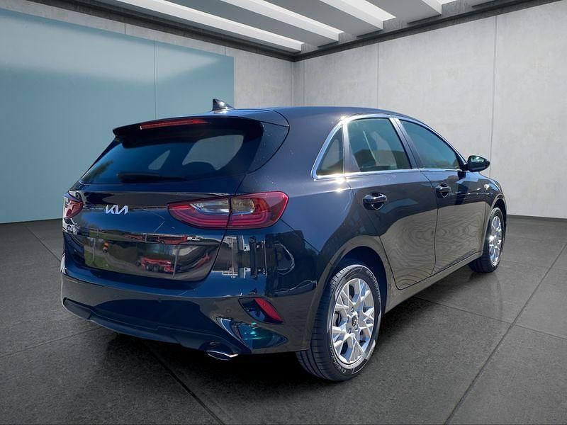 Neu Kia Ceed Vision 140 PS (102 kW) 2025 Schwarz Kleinwagen