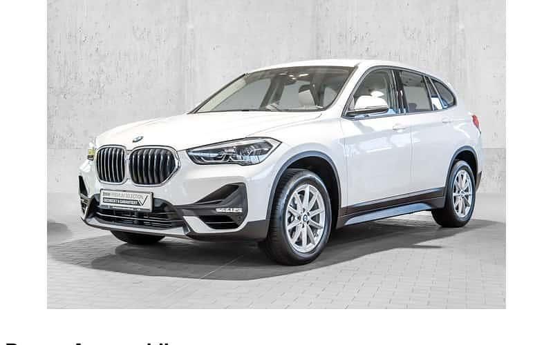 Weiß Gebraucht 2021 BMW X1 Advantage SUV | 29.990 € (Etwas zu teuer) - Bild 1/4