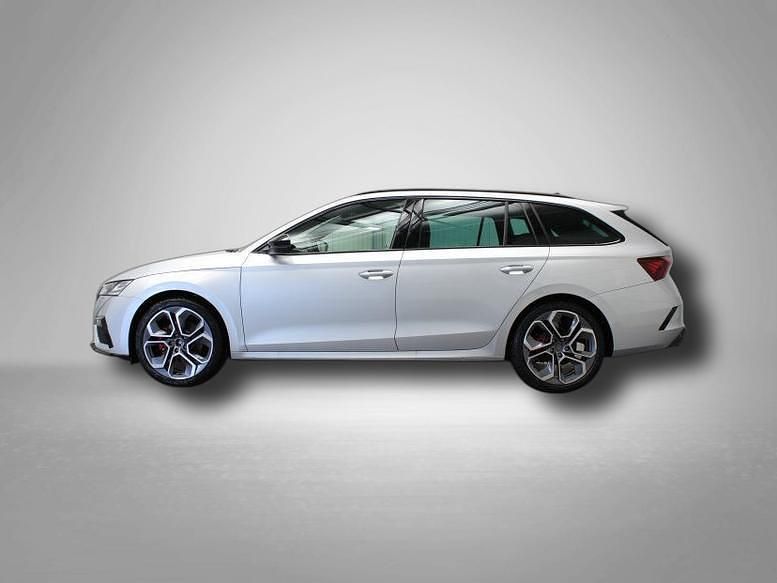 Gebraucht Skoda Octavia RS 200 PS (147 kW) 2023 Brillantsilber metallic Kombi