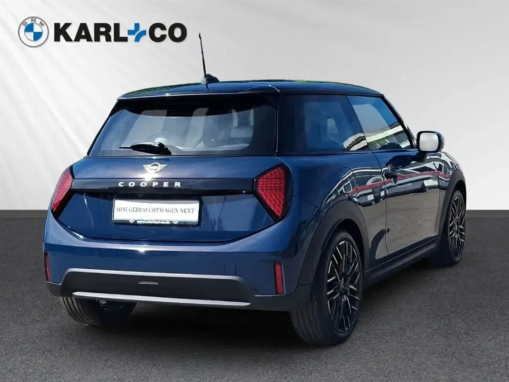 Używany Mini Cooper 114 kW (156 KM) 2025 Niebieski Hatchback