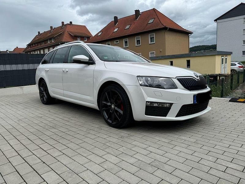 Weiß Gebraucht 2016 Skoda Octavia RS Kombi | 17.400 € (Fairer Preis) - Bild 1/4