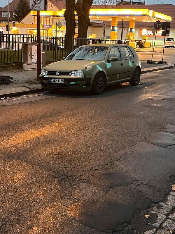 Grün Gebraucht 1998 VW Golf IV Kleinwagen | 500 € (Superpreis) - Bild 1/4