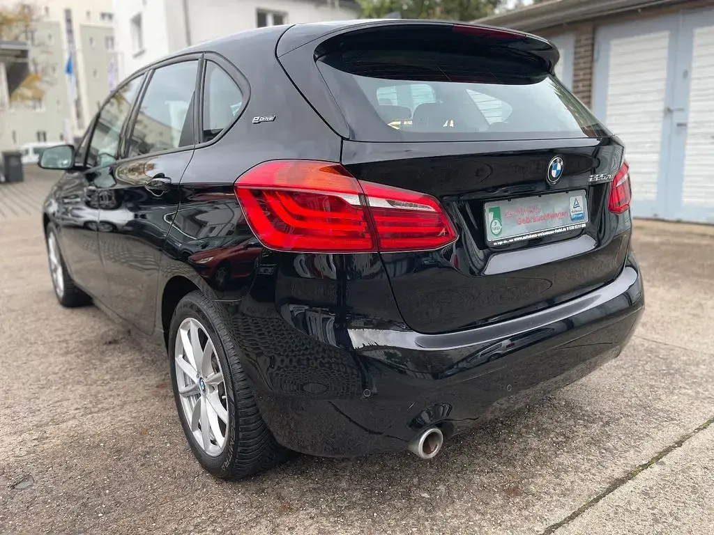 Gebraucht BMW 225 Active Tourer Advantage 224 PS (164 kW) 2019 Schwarz Van / Kleinbus