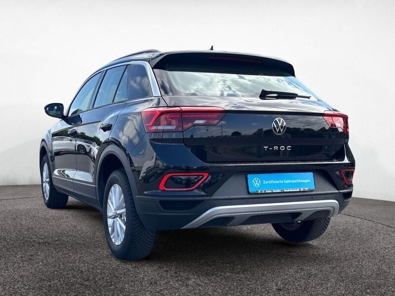Second-hand VW T-Roc Life 110 CP (80 kW) 2023 Negru SUV