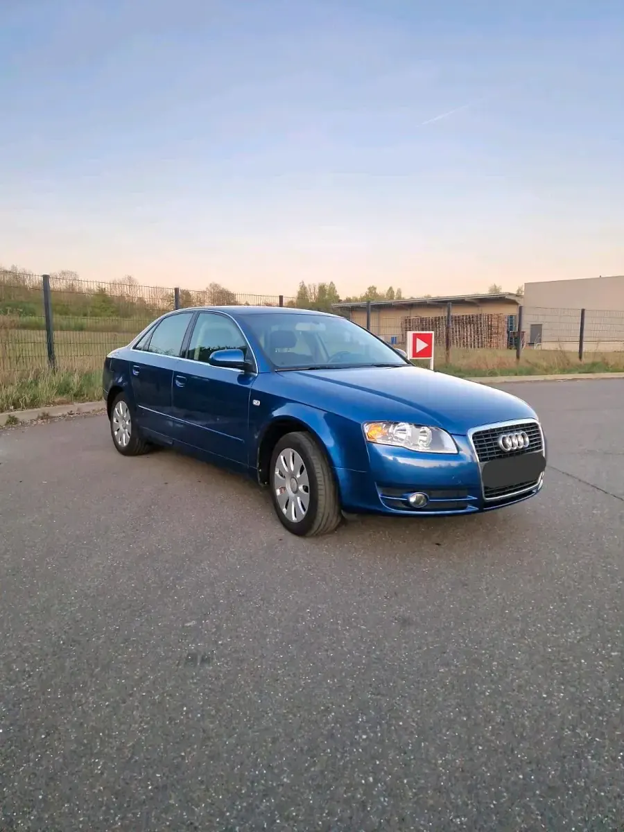 Gebraucht Audi A4 163 PS (119 kW) 2005 Blau Limousine