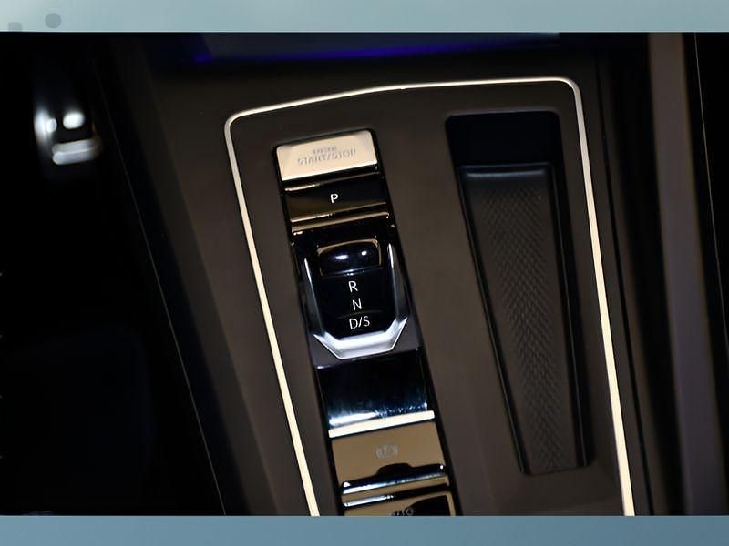 Gebraucht VW Golf VIII 116 PS (85 kW) 2022 Blau Kleinwagen