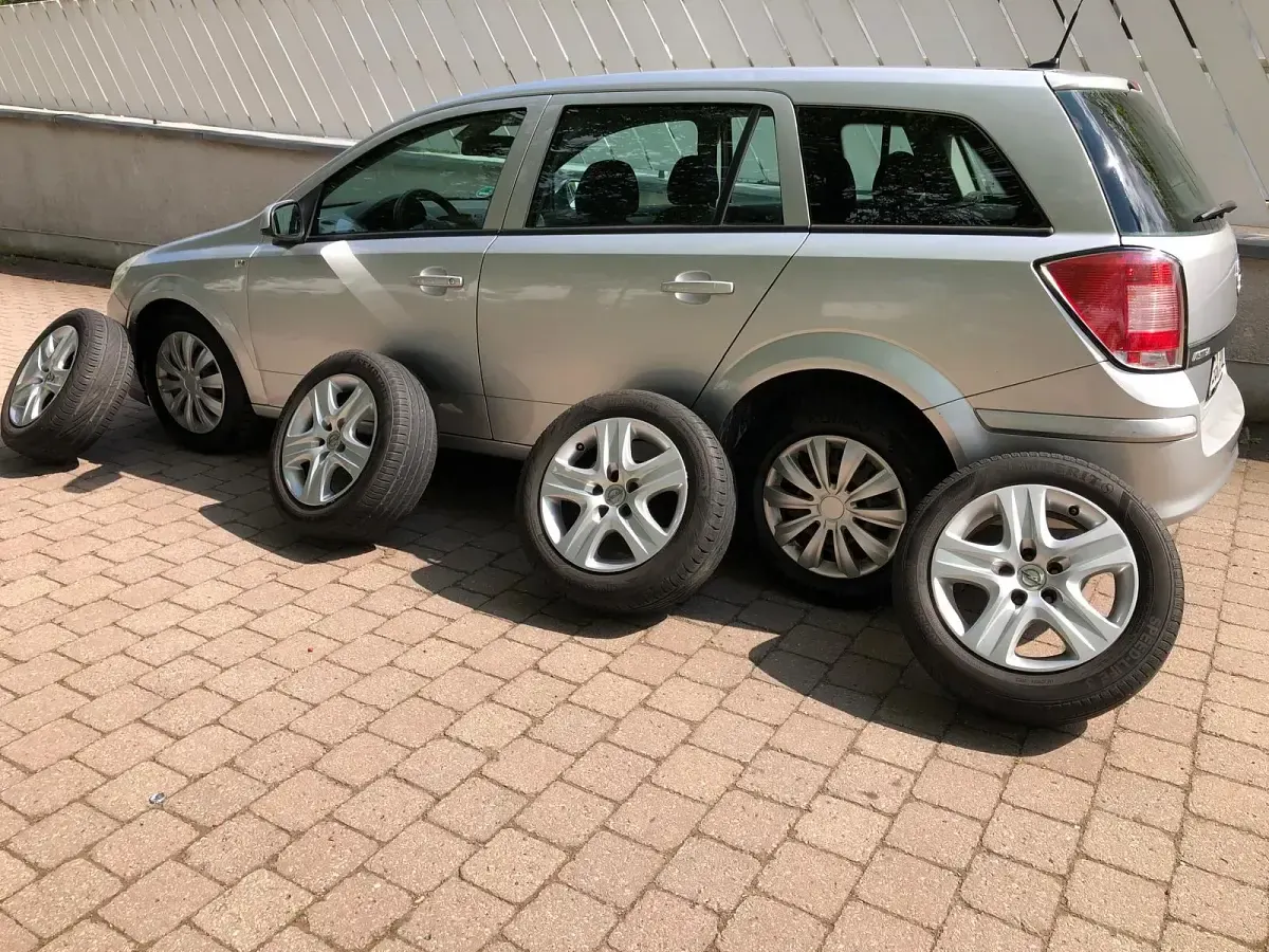 Gebraucht Opel Astra Eco 110 PS (80 kW) 2010 Silber Kombi
