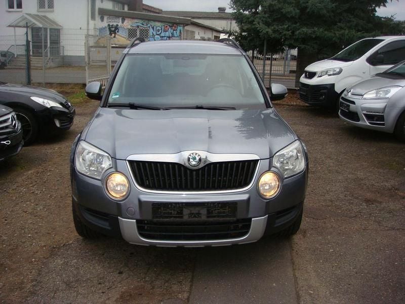 Grau Gebraucht 2012 Skoda Yeti Plus Edition SUV | 4.900 € (Guter Preis) - Bild 1/4
