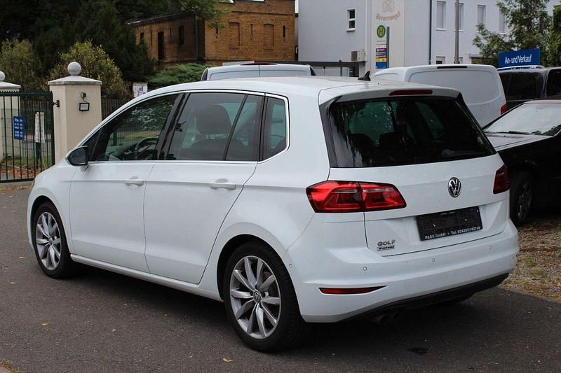 Gebraucht VW Golf VII Highline 150 PS (110 kW) 2015 Weiß Kleinwagen