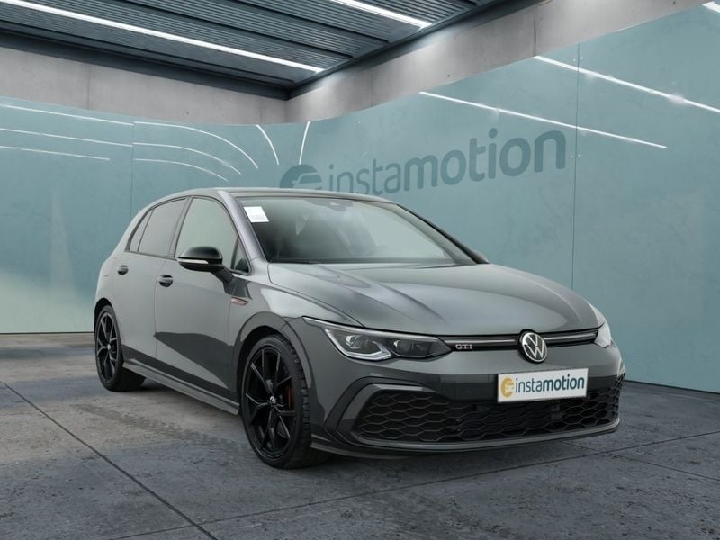 Grau Gebraucht 2024 VW Golf VIII Sound Limousine | 35.749 € (Fairer Preis) - Bild 1/3