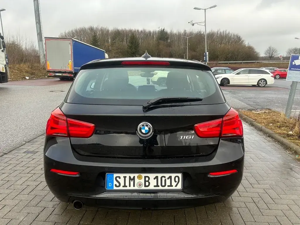 Gebraucht BMW 116 109 PS (80 kW) 2016 Schwarz Kleinwagen