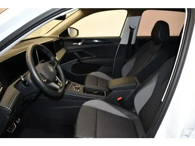 Gebraucht VW Tiguan Goal 131 PS (96 kW) 2025 Pure white SUV