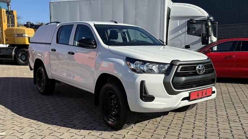Gebraucht Toyota HiLux 150 PS (110 kW) 2023 Weiß Abholung