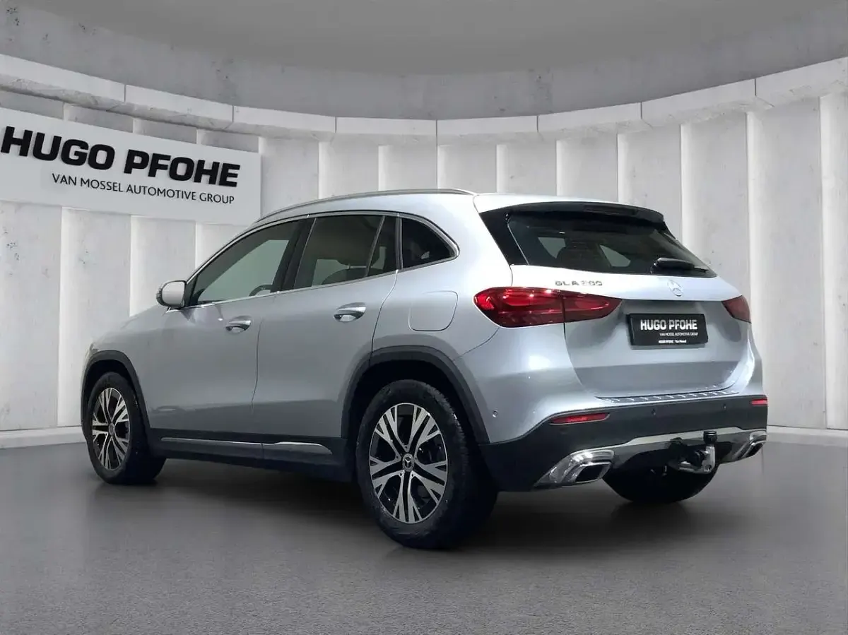 Gebraucht Mercedes GLA200 Progressive 163 PS (119 kW) 2025 Silber SUV