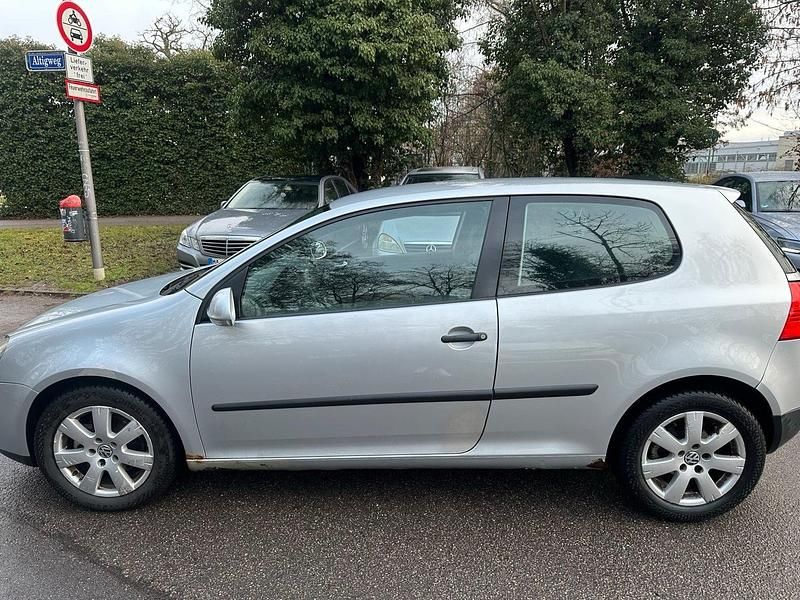 Gebraucht VW Golf V 105 PS (77 kW) 2003 Silber Kleinwagen