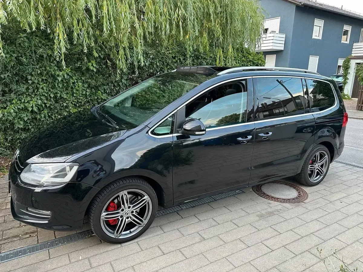 Gebraucht VW Sharan 177 PS (130 kW) 2012 Schwarz Van / Kleinbus