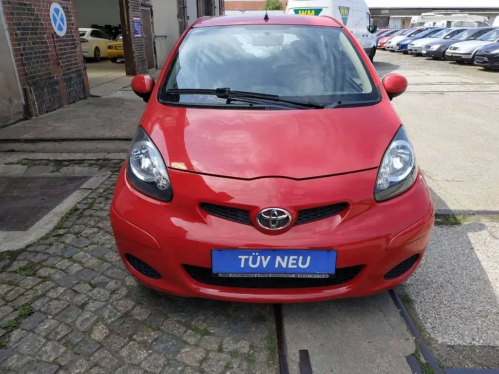 Gebraucht Toyota Aygo Cool 68 PS (50 kW) 2011 Fire red Kleinwagen